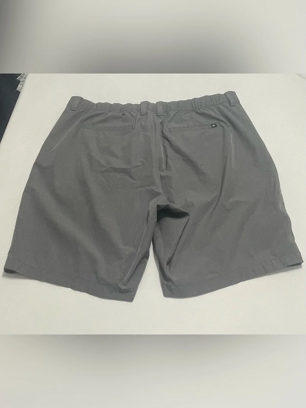 Banana Republic Men's Gray Flat-Front Performance Shorts